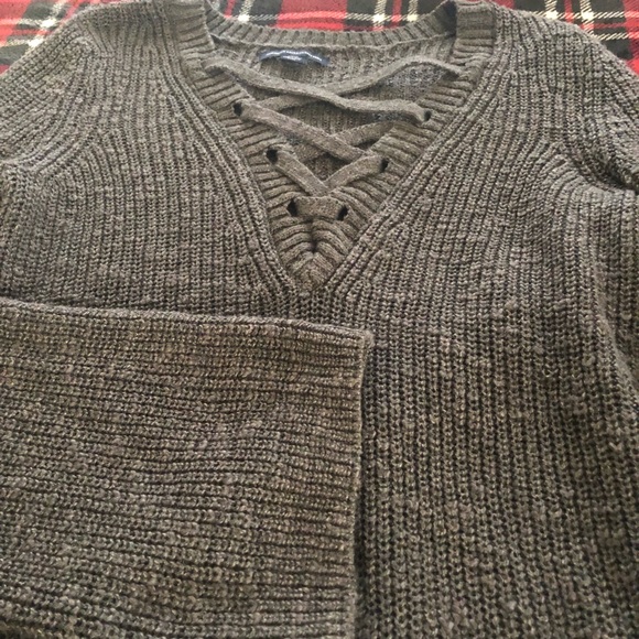 AE bell sleeve sweater - Picture 2 of 5